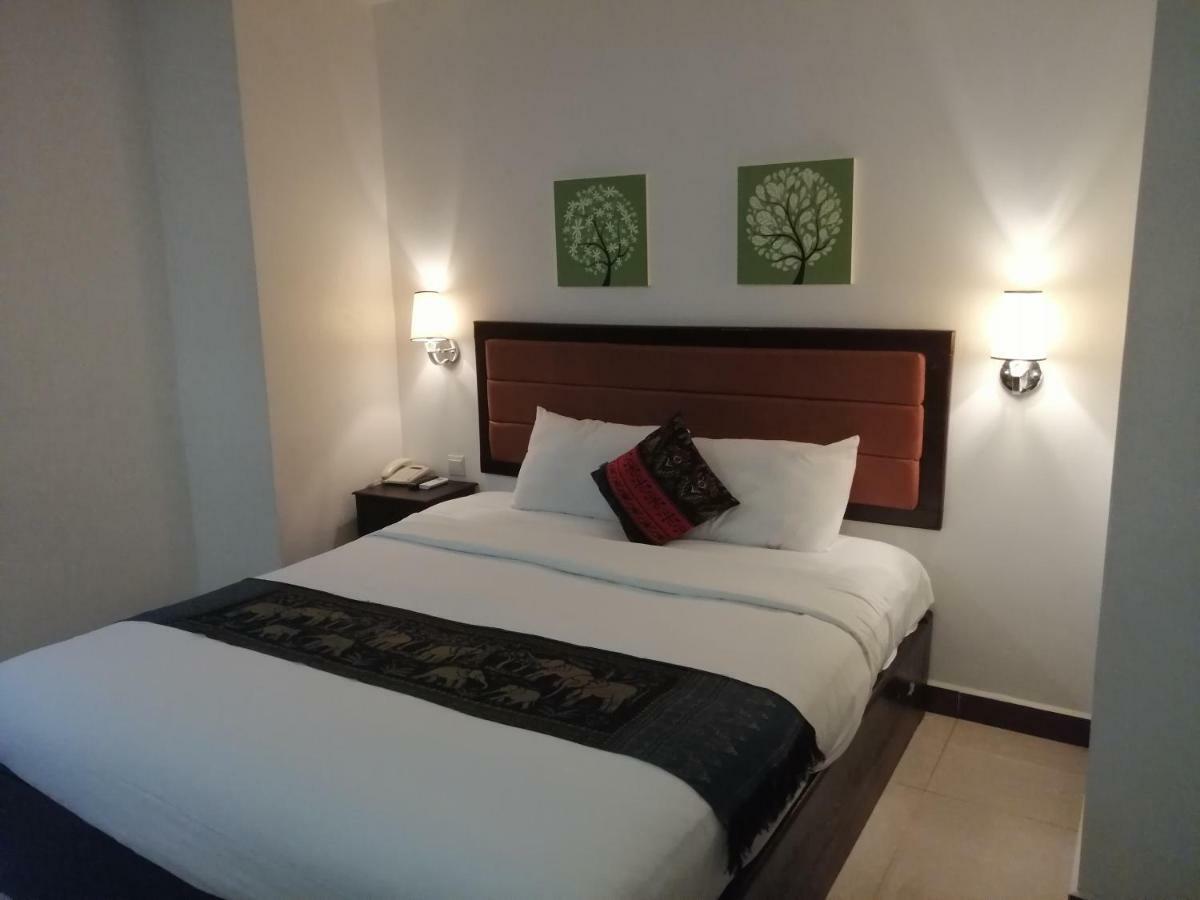 South Asia View Hotel Phnom Penh Exterior photo